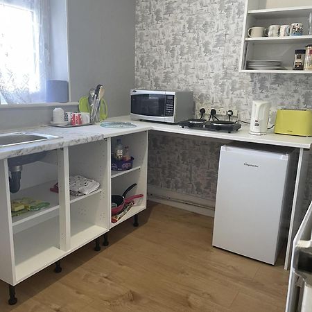 Renovated 4-Bed Home - Sleeps 9 - Parking - Spa ブラックプール エクステリア 写真